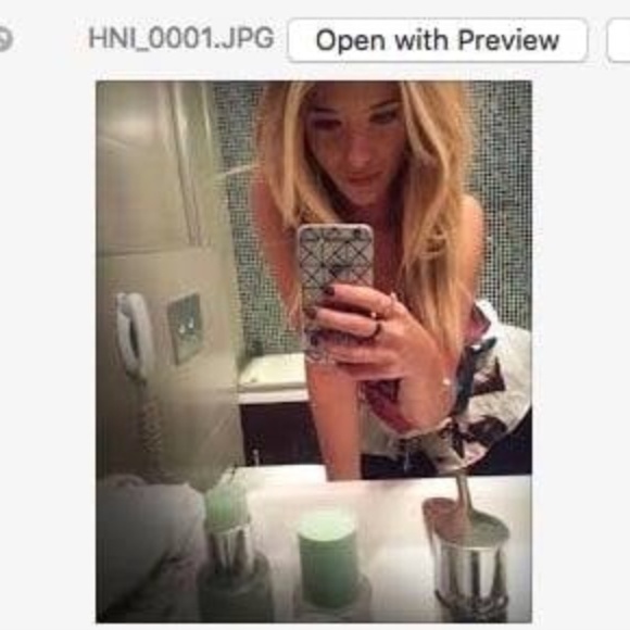 Meet your Posher, Kirby102102's closet (@kirby102 ... - Picture 13 of 16